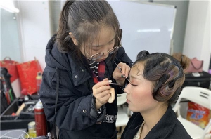学化妆有什么好处呢？为什么这么多人想学化妆？
