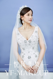 当日新娘造型这样超显气质 优雅