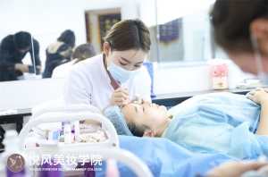 西安纹绣培训一般价格是多少？