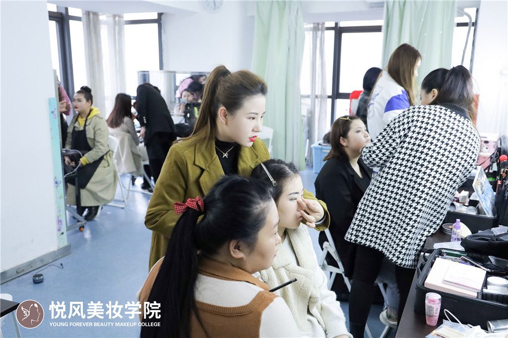 西安学化妆会不会很贵?有什么好的彩妆学校推荐?