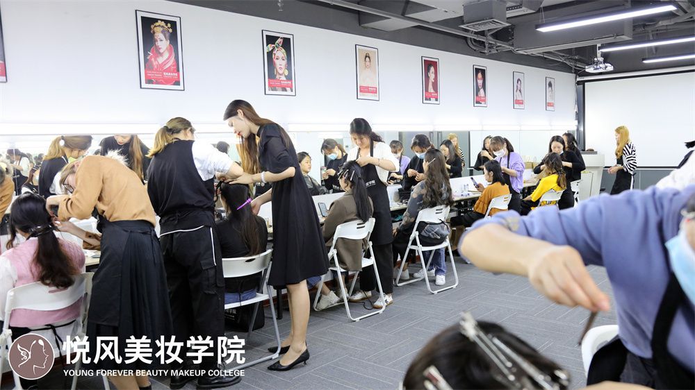 西安美容美甲化妆专业学校