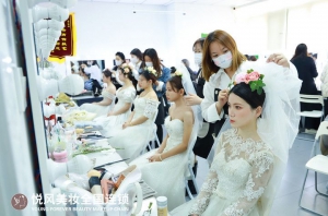 从“小白”到“美妆达人”的蜕变之路