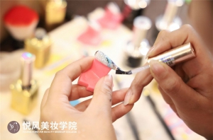 29岁从行政裸辞后，才发现