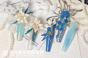 在悦风美妆学美甲，成功上岸经历！